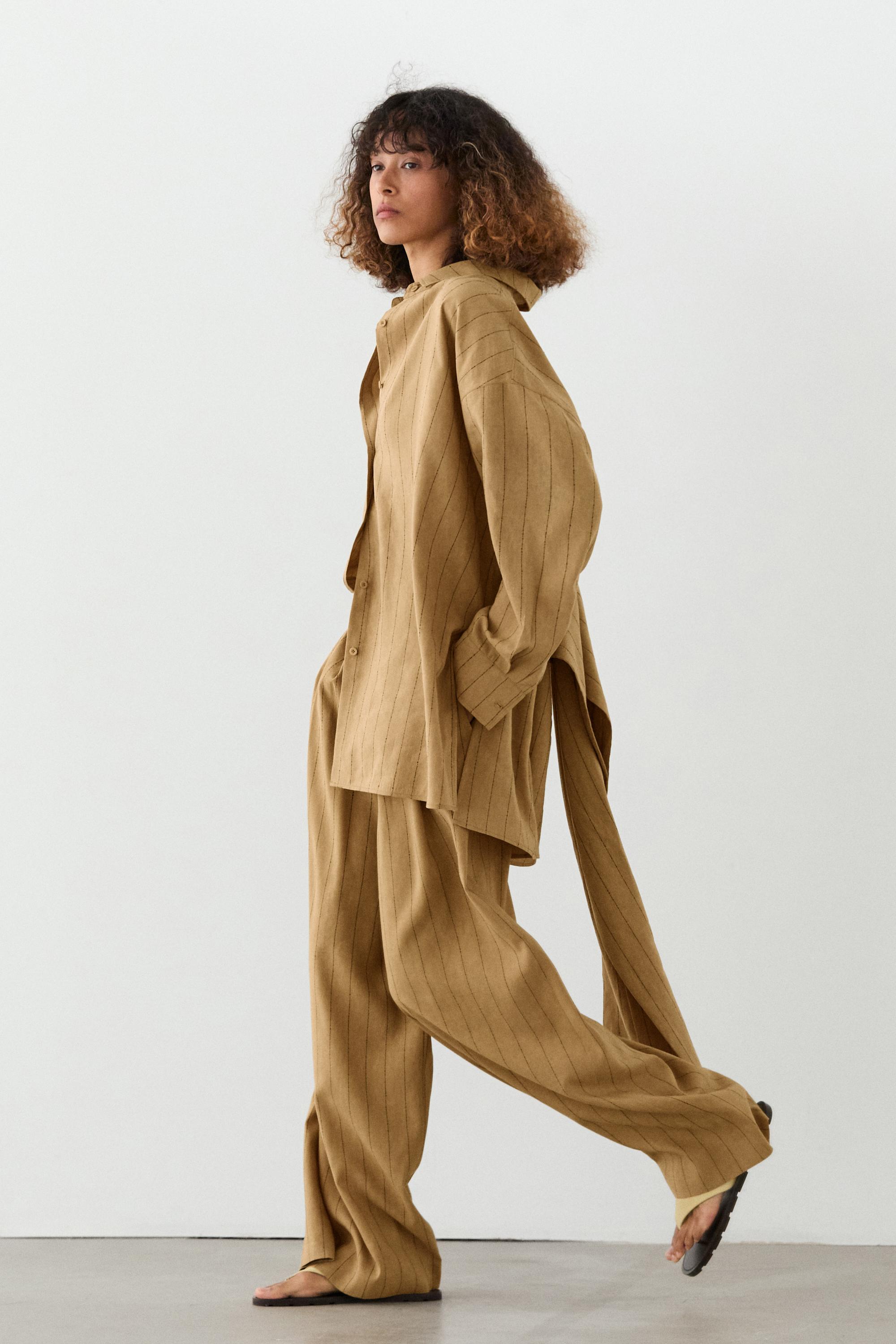 Darted wide-leg trousers
